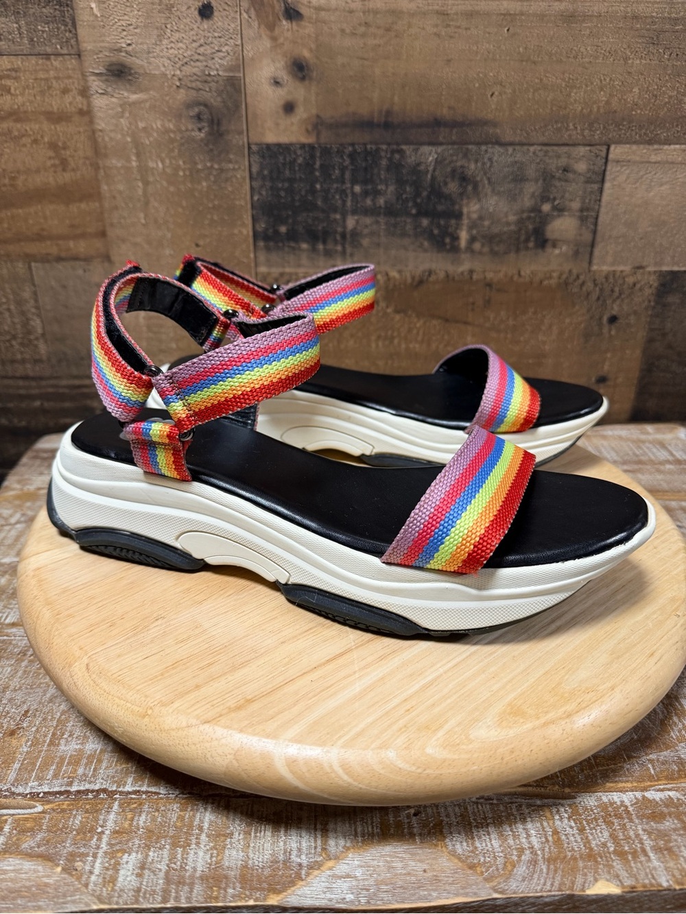 Gianni Bini Rainbow Platform Sandals Women’s Size 9.5M Adjustable Strap